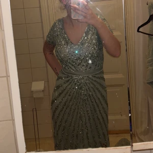 Balklänning  - Balklänning storlek S, aldrig använd och enbart provad! 400kr