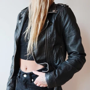 Skinnjacka - KENSA skinnjacka. Frakt tillkommer 