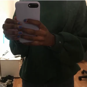 Sweatshirt - Superfin grön sweatshirt. Varm & skön. Endast använd 1 gång, som ny.