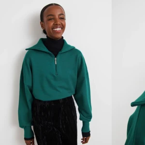 Gina Tricot tröja  - Jättefin grön tröja från Gina med dragkedja vid halsen. Perfekt julgrön färg! Endast använd 2ggr så i mycket bra skick. storlek xl, perfekt som oversize om man normalt är en M-L. Nypris 359kr