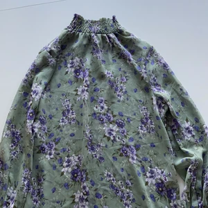 Blus - En superfin blus med polo från gina tricot! 60 kr inkl frakt💕