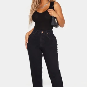 Mom jeans  - Jätte fina mom jeans, jätte bra skick, använt de Max 2 gånger. 