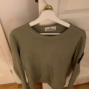 Grön stone island sweatshirt köpt från NK Göteborg. Nypris 1800kr 