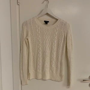Vit kabelstickad tröja - Vit kabelstickad tröja från Lindex i strl XS i fint skick. 