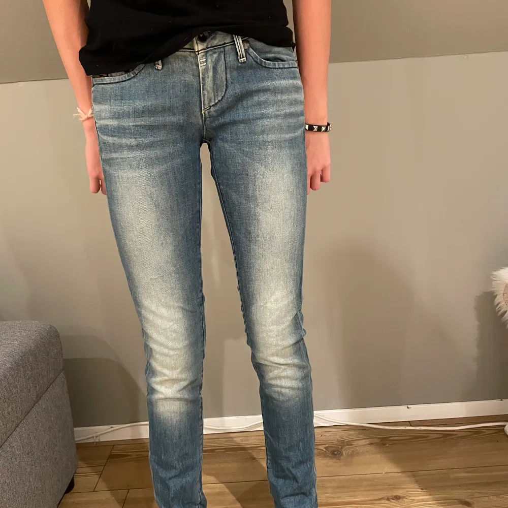 Ass balla och coola lågmidjade jeans från g-star!😍. Jeans & Byxor.