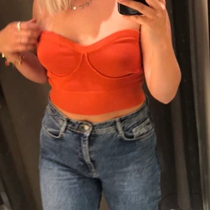 As snygg topp - Lite för stor för mig som har små bröst! Så därför endast använd få gånger! Jag har vanligtvis S i sånna här toppar! Men denna sitter som en M, snygg höstig färg ( passar nog L om man vill att den ska sitta mer tight) 