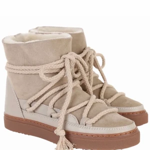 Inuikii skor - Superfina inuikii skor i nyskick💕 1500 vid snabb affär!💕