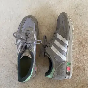Adidas LA Trainers, skönaste skon!! 😍😍 Frakten tillkommer 🕊