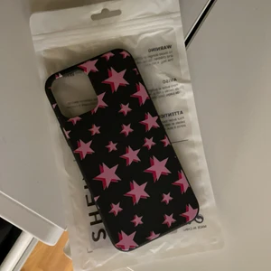 Iphone 12 skal frakt 13 kr - Sprillans nytt skal aldrig använt fick hem de igår (säljs pgr av att jag råkade klicka i 2!! Fått sjukt mycket bud så vi kör först till kvarn 60 + 13 kr frakt så skriv bara ol du vill köpa💘