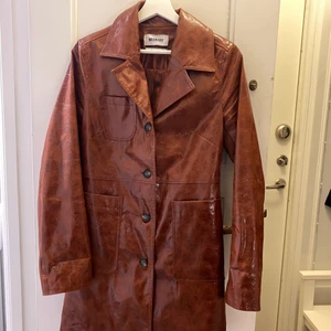 Weekday jacka - En så fin höstjacka som använts fåtal gånger och nyligen köpts. Nypris 900 kr.