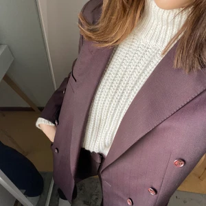 Brun oversized kavaj  - Oversized brun kavaj som är nästan som ny. Färgen är så unik och den passar perfekt för hösten 🍂 flera bilder vid intresse 