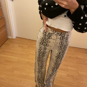 Jeans från zara  - Jeans från zara, använda ca 2 gånger❤️