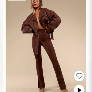 Bianca X Nelly - Everyday pants - Säljer dessa superfina byxor från Biancas kollektion som är slutsålda, då jag inte passade i färgen. Det är endast prövade en gång och prislappen sitter kvar. Köparen står för frakten. 💞💞