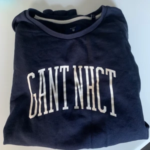 Gant tröja  - En snygg och clean gant tröja. I bra skick. Köparen står för frakt 