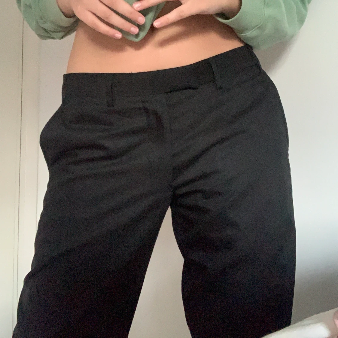 Assnygga kostymbyxor