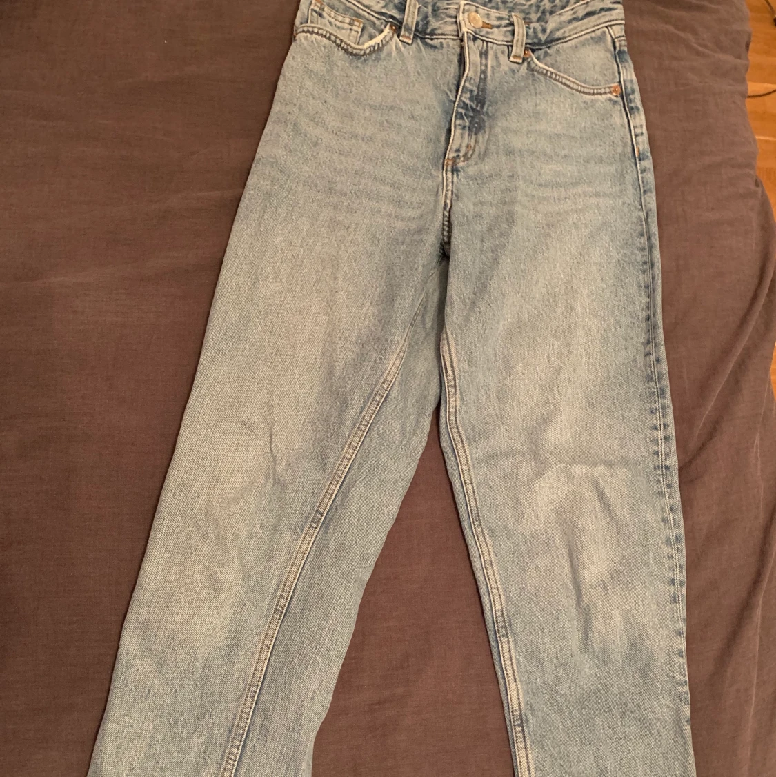 Jätte fina Mom jeans från monki i storlek 25, kostar 80 kr  - 90