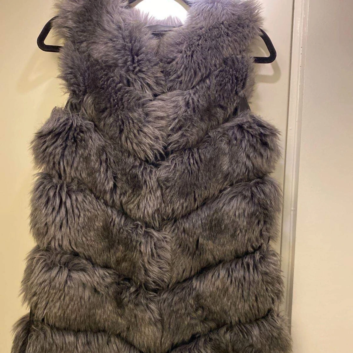 Grå-brun pälsväst (ej äkta) - 91