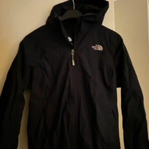 The nortface  jacka 500 - Använd 1 gång bra skick inga hål eller liknande😄