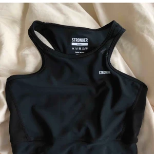 Träningstopp från Stronger - Säljer assnygg träningstopp från Stronger