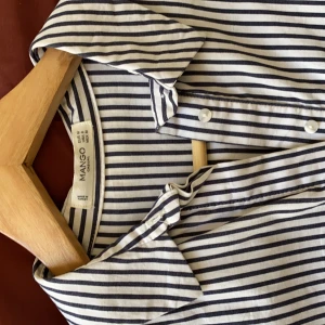 Mango shirt size M - Använt enstaka gånger, superbra skick 