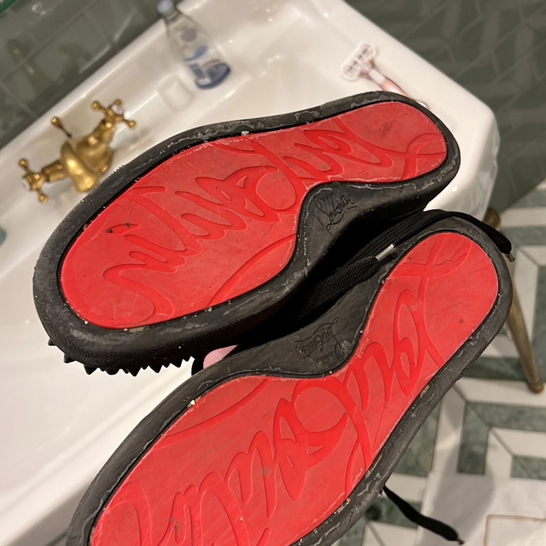 Loubs junior spikes  - 90