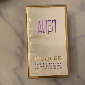 Oöppnad alien parfym. 30 ml nypris 600, säljes för 200kr!