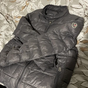 Moncler jacka - Moncler jacka strlk M 