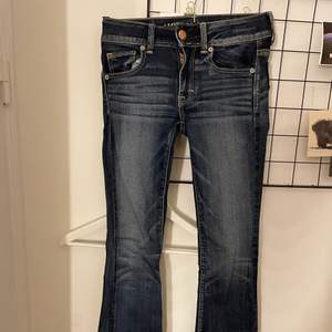 Utsvängda Amerikan Eagles jeans osäker på storleken men skulle säga st xs/xxs 150kr + frakt, skriv privat vid intresse 