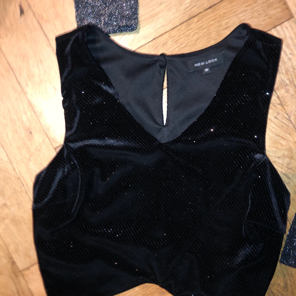 Tre snygga festtoppar - 90