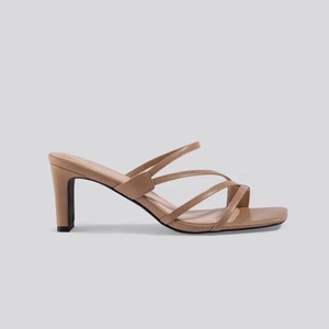 Squared strappy sandals  - Jättefina sandals använt endast en gång, strl 38. 