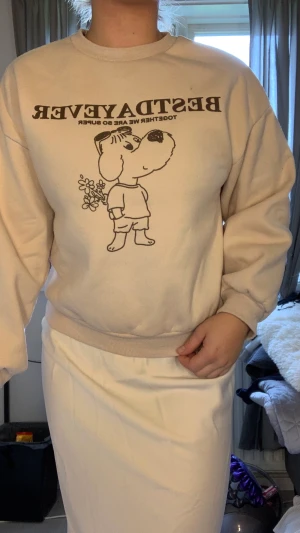 shein  - gosig tröja från shein , aldrig använd. bra kvalité på tröjan.