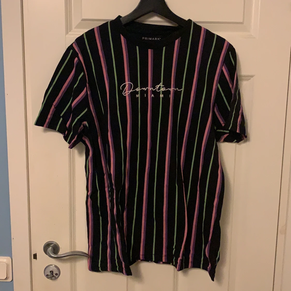 Randig t-shirt i storlek L