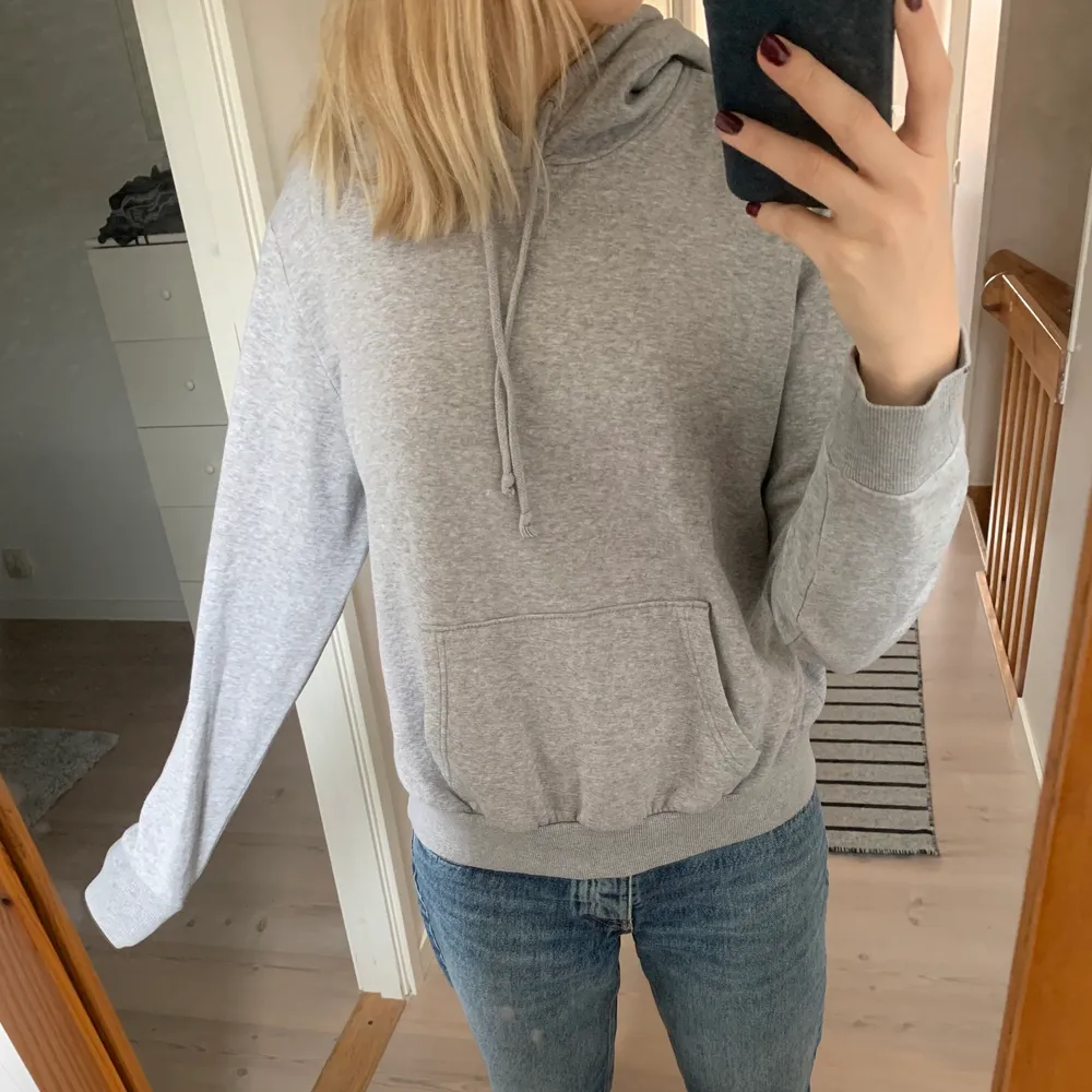 Så fin grå hoodie från hm!💕. Tröjor & Koftor.