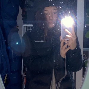 Jacka  - Säljer min knappt andvända sail racing jacka på grund av att jag knappt andvänder den. Kommer inte exakt igåg vad jag köpte den för men någon stans vid 1500kr. Skriv i dm för mer frågor och bilder 