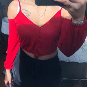 Röd blus - Jätte fint skick, skön, luftig 