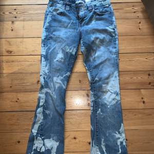 Bootcut jeans från Levis, i storlek S/M (ingen storlek står) 