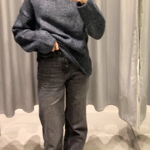 zara jeans  - zara full lenght jeans, mörkgråa, storlek 36!🧚🏼‍♀️ 