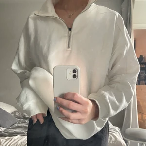 Tröja med dragkedja  - Köparen står för frakt ❤️