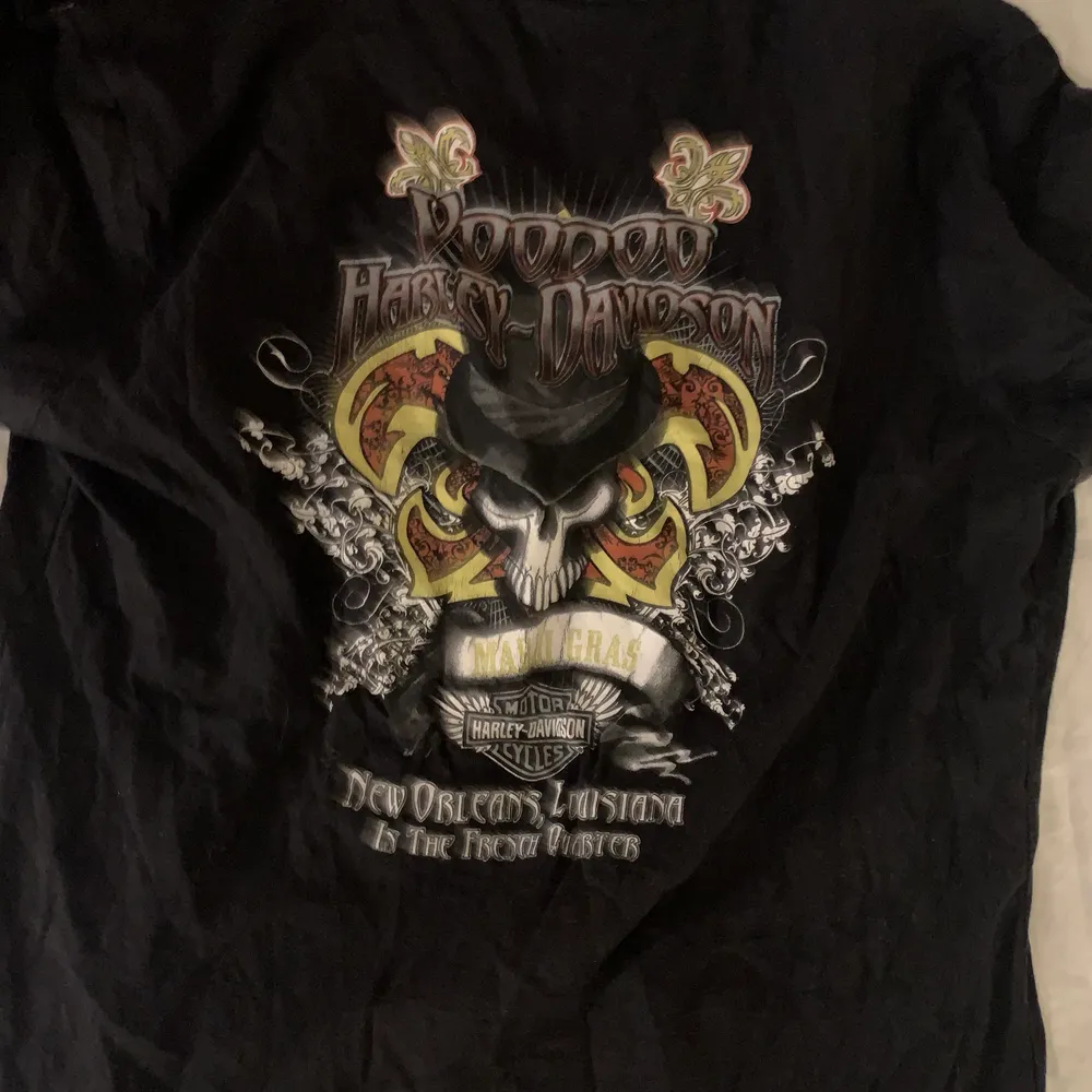 Skitsnygg vintage ifrån Harley Davidsson i Stl S! Budgivningen om många är intresserade. T-shirts.