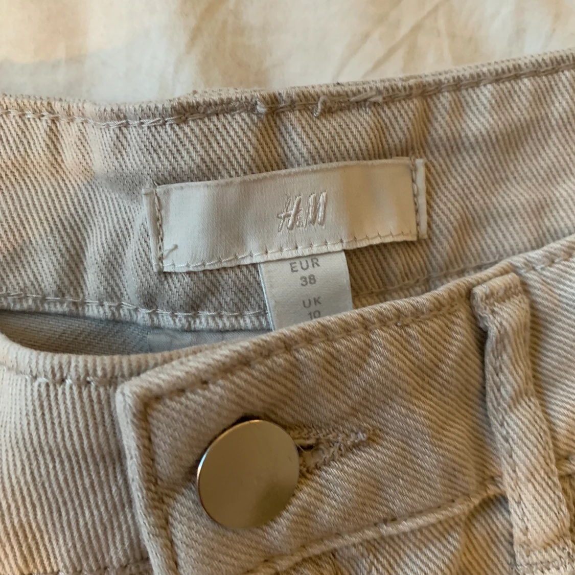 Beiga jeans från Hm Stl 38 - 90