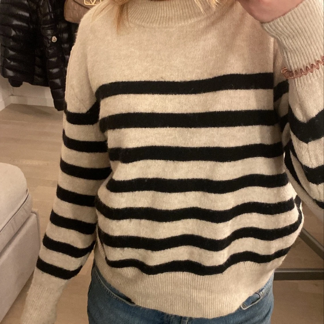 Stickad randig tröja