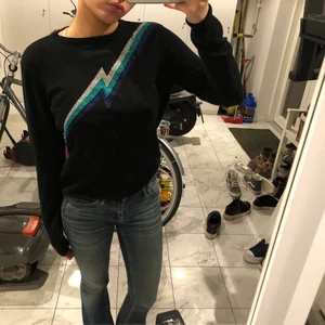 Tröja från sugarhill - Svart tröja med blixt från sugarhill som jag inte använt så mkt tyvärr. Så kollar intresset för den. Söt, snygg!