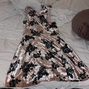 Klänning  - Klänning för barn, andvänd få gånger💕