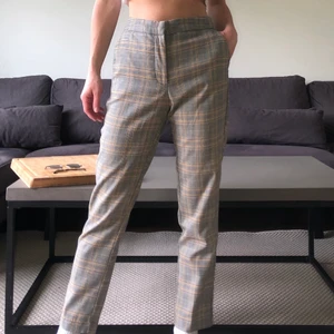 Byxor - Byxor från Zara i storlek S. 