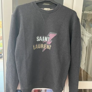 Saint Laurent crewneck - Storlek xs nypris runt 4000kr helt nya aldrig använd 