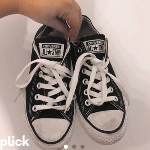 Säker låga svarta converses st 38 - SÖKER låga svarta converses st 38 ca150kr💓kontakta gärna om ni vet någon som säljer💓