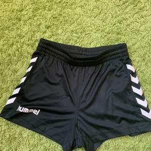 nu säljer jag mina hunmel shorts för att dem passar inte längre, dem sitter superbra på, storlek xs! ⚡️