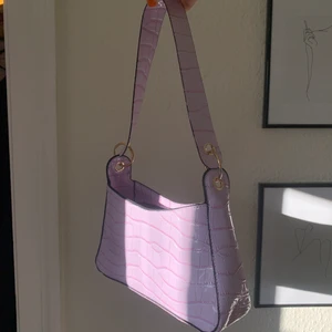 Ljus rosa/lila väska - Söt väska, perfekt till sommaren! Frakt tillkommer.