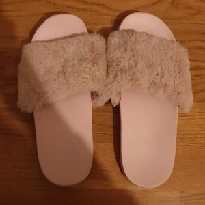 Tofflor - Aldrig använda, storlek 36/37