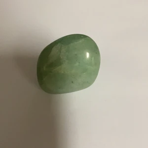  Kristall, grön hjälper mot hjärtat ❤️ - Sten/kristall färg grön 💚hjälper mot ditt hjärta❤️